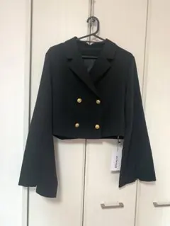 タグ付き　JUNOAH ゴールド釦2wayスリットスリーブショートジャケットのサムネイル