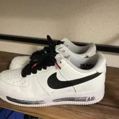 ピースマイナスワンスニーカーホワイト/ブラック