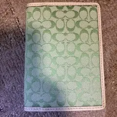 【新品未使用　美品】COACH モノグラムレザーグリーン パスポートケース