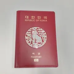 韓国 螺鈿 REPUBLIC OF KOREA パスポートケース レッド 虎柄 - メルカリ