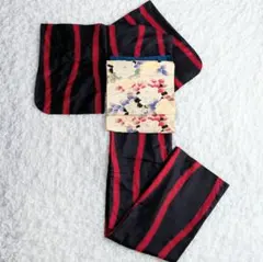 m*i様 やや大きめ！真っ黒に赤が妖しくかっこいいアンティーク着物(銘仙)