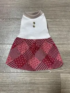 犬用フリルドレス ホワイトと赤のパターン