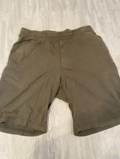 UNIQLO オリーブグリーン ショートパンツ Lサイズ
