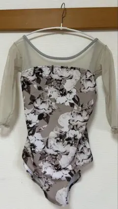 【訳あり】unoa グレー　猫柄　レオタード　Mサイズ