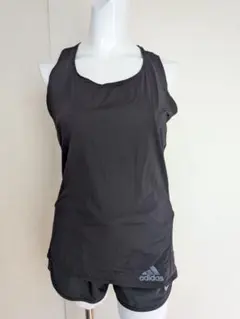 アディダス　タンクトップ　黒