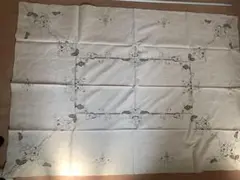 「ひらり様専用」スワトウ花柄手刺繍 のテーブルクロス 大きめ