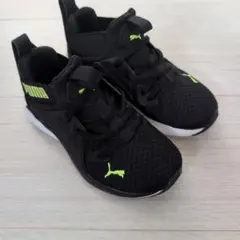 PUMA キッズスニーカー ブラック×ライムグリーン