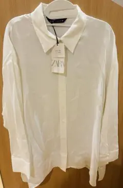 新品未使用•ZARA ホワイトシャツ　サイズL レーヨン