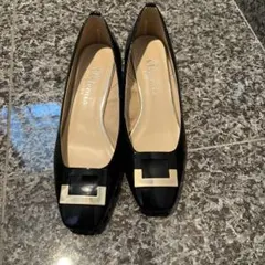 ダイアナ　アルテミス　黒　エナメルパンプス