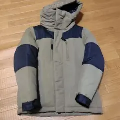 ベージュと黒の中綿コート　140