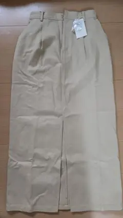 新品Ungridベージュ タイトスカート