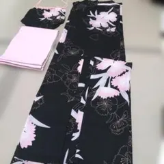 黒とピンクの花柄 浴衣・帯セット・揃いの巾着付き