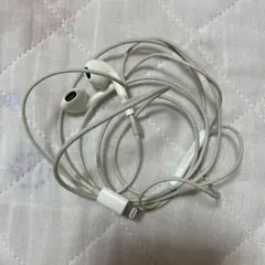 Lightningコネクタ 有線イヤフォン ホワイト