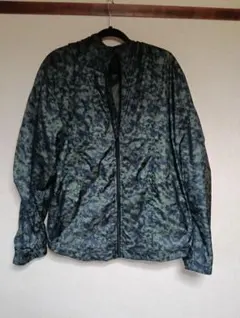 GU　迷彩柄 フルジップ ナイロンジャケット