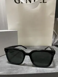 GENTLE MONSTER サングラス Gent 01のサムネイル