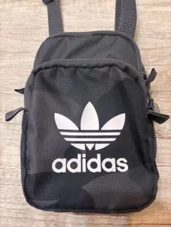 adidas ポシェット