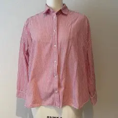 ピンクストライプシャツ