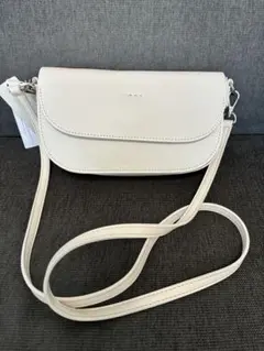 JILTU petit frill shoulder bag white - メルカリ