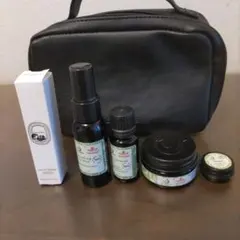 カタール航空ビジネスアメニティ5点　ポーチ、今年2月搭乗品