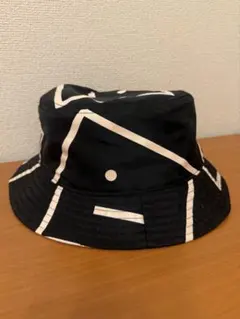 【美品】⁠Acne Studios ラージフェイスロゴ ナイロン バケットハットのサムネイル