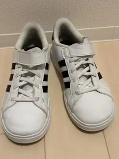 adidas スニーカー ホワイト　キッズ　21センチ　アディダス