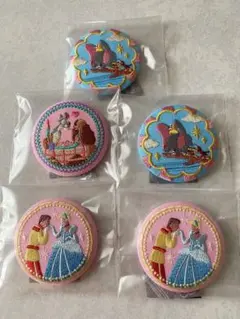 ディズニーキャラクター刺繍ピンバッジ5個セット