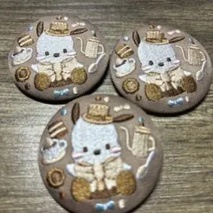 刺繍缶バッチ　ポチャッコ　サンリオキャラクターズ①