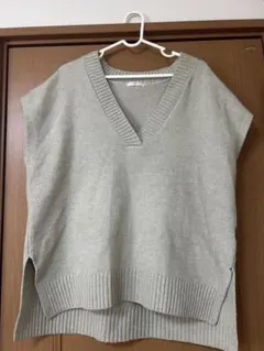 グリーン Vネック ニットベスト Honeys