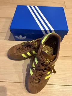 1時間のみ着用の超美品‼️adidas スエード スニーカー ブラウン/イエロー