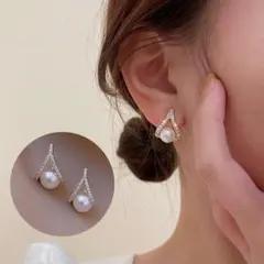 イヤリング　大粒　パール　V字ライン　上品　大人可愛い　高見え　痛くない　結婚式