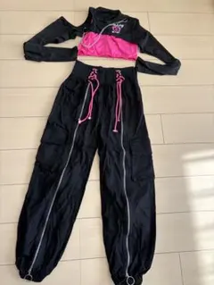 ダンス衣装　キッズ　トップスとカーゴパンツセット