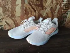 （adidasアディダス）スニーカー　ピンク　23cm
