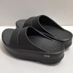 OOFOS ウーフォス OOmega OOahh ウーメガ　ウーアー　厚底 23のサムネイル