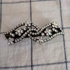 新品！ラインストーン バレッタ フラワー ヘアアクセサリー ブラック