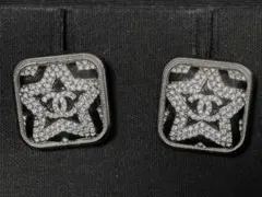 CHANELシャネルスターCCマークスクエアピアスのサムネイル