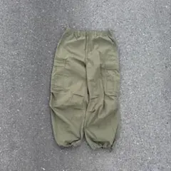 カーゴパンツ オリーブ色