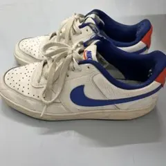 NIKE ホワイト レザー スニーカー