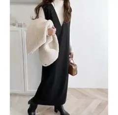 クラシカルエルフ　Vネックロングワンピース　黒