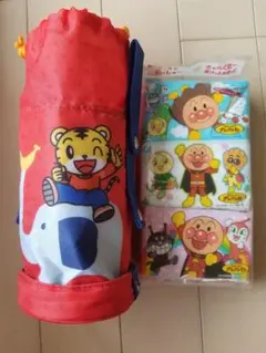 しまじろうペットボトルホルダー　アンパンマンポケットティッシュ