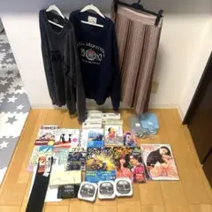 28点セット　メンズトレーナー2点＆ロングスカート＆小説、雑誌＆お菓子＆ショコラ