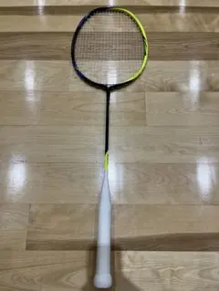 ASTROX77バドミントンラケット 黄 アストロクス77