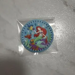 ディズニー　ビスケット　刺繍缶バッチ　アリエル