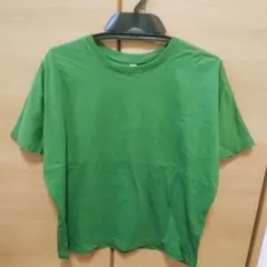 グリーン 半袖Tシャツ ユニクロ