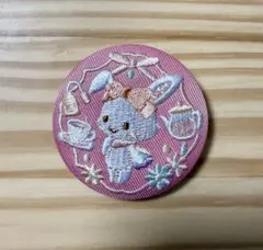サンリオ　刺繍缶バッジ　ウィッシュミーメル