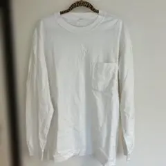 ユニクロ　ホワイト 長袖シャツ ポケット付き