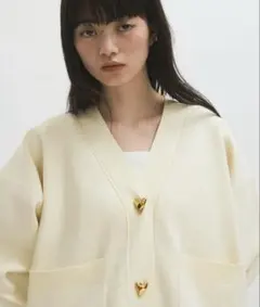 ADAM ET ROPE' 【サステナブル】ハートボタンミドルカーディガン