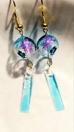 Ｎｏ．501 ハンドメイドピアス 風鈴 藤の花と蝶