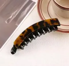 新品　しっかり大きめ＆強力バネ付き！　大人可愛いバナナグリップ♡ H