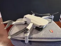 DJI Mavic Mini ドローン、SDカードやバッテリーパックのセット