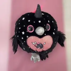 ユニークな黒いぬいぐるみ